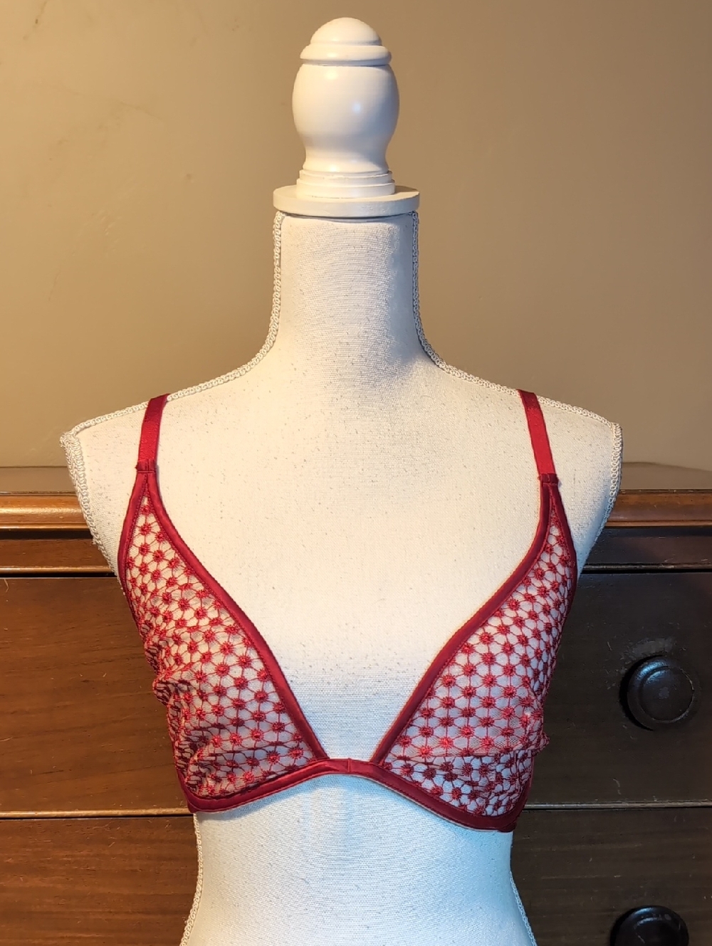 VICTORIA'S SECRET Unlined Sexy Plunge Underwire for Full Push-up Support NWT